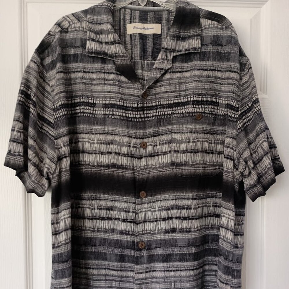Tommy Bahama Men's L Short Sleeved Shirt